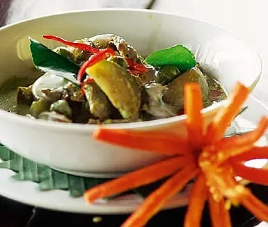 Gaeng massaman nua