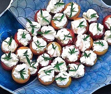 Getostfyllda körsbärstomater
