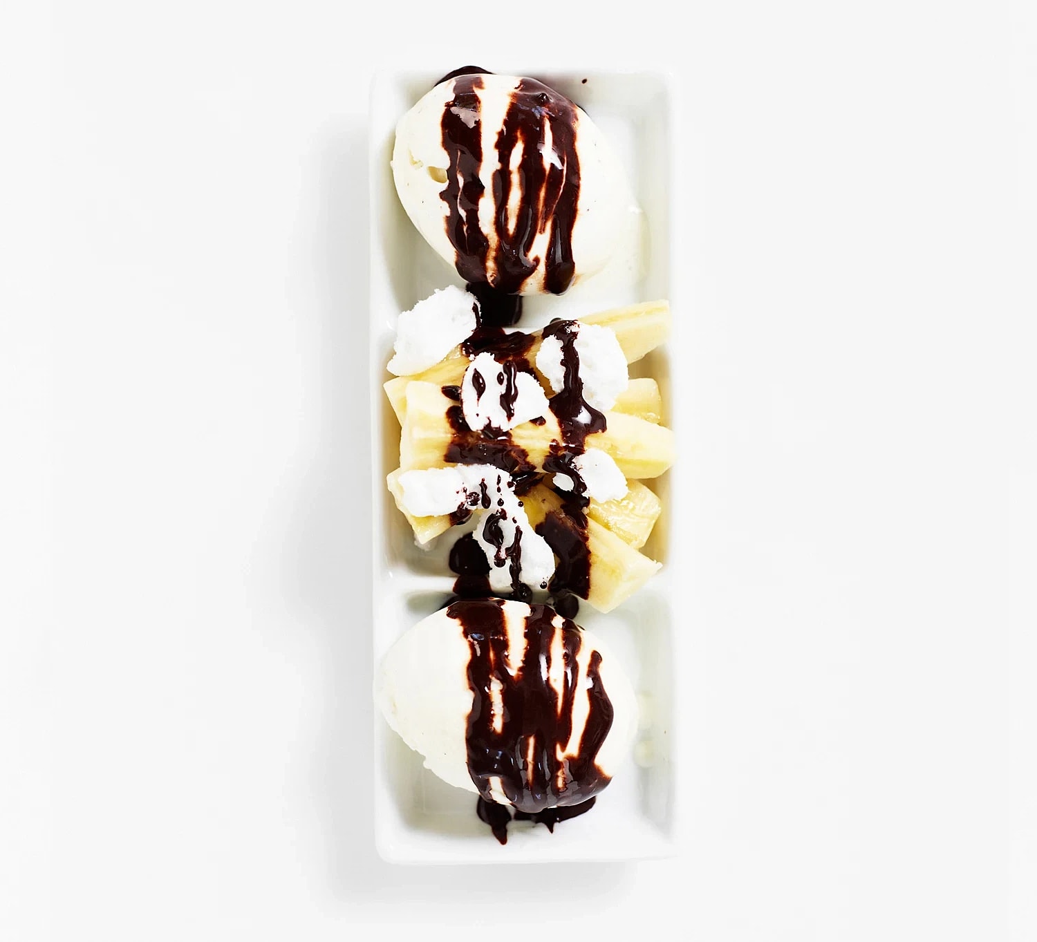 Glass med banan och snabb chokladsås
