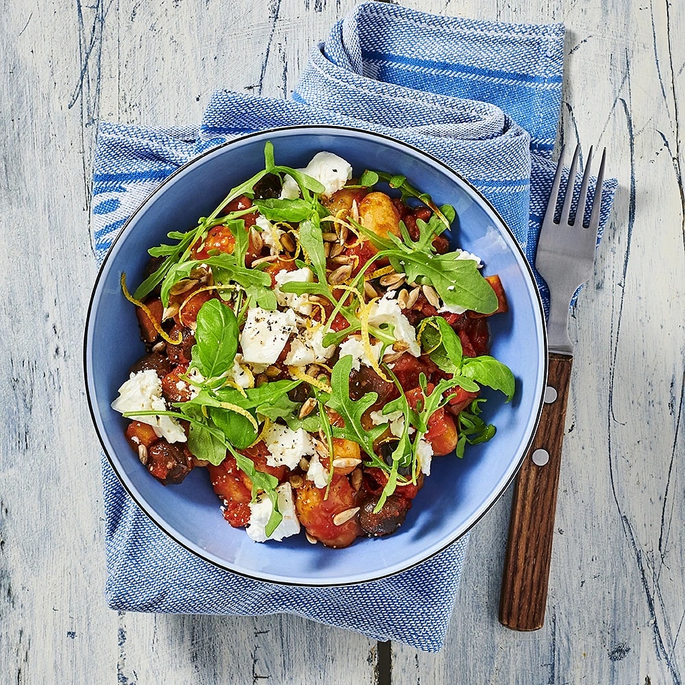 Gnocchi med het tomat- och auberginesås
