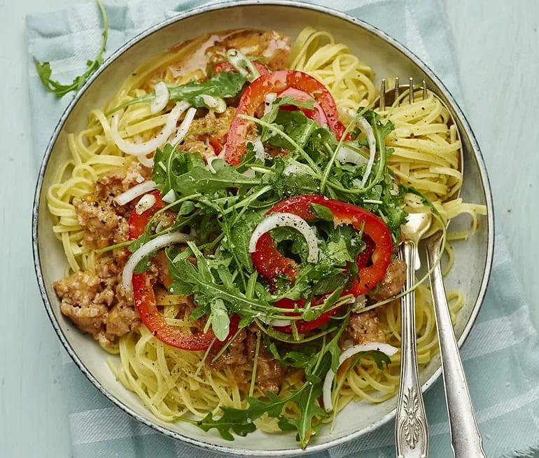 Gräddig salsiccia med ruccola och paprika