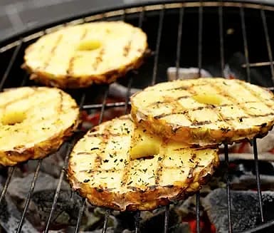 Grillad ananas med grönt te