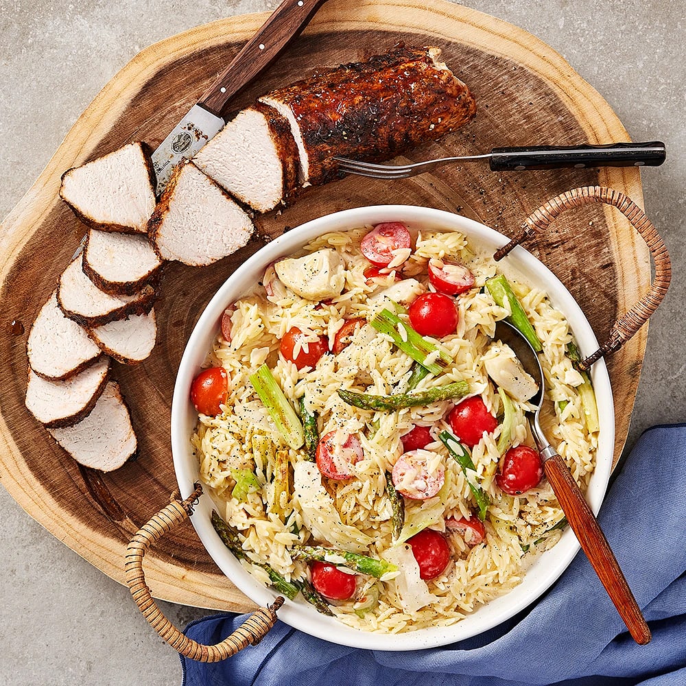Grillad fläskytterfilé med risoni och primörsallad