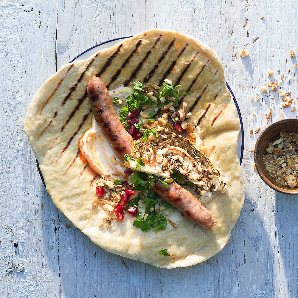 Grillad korv med glaserad kål