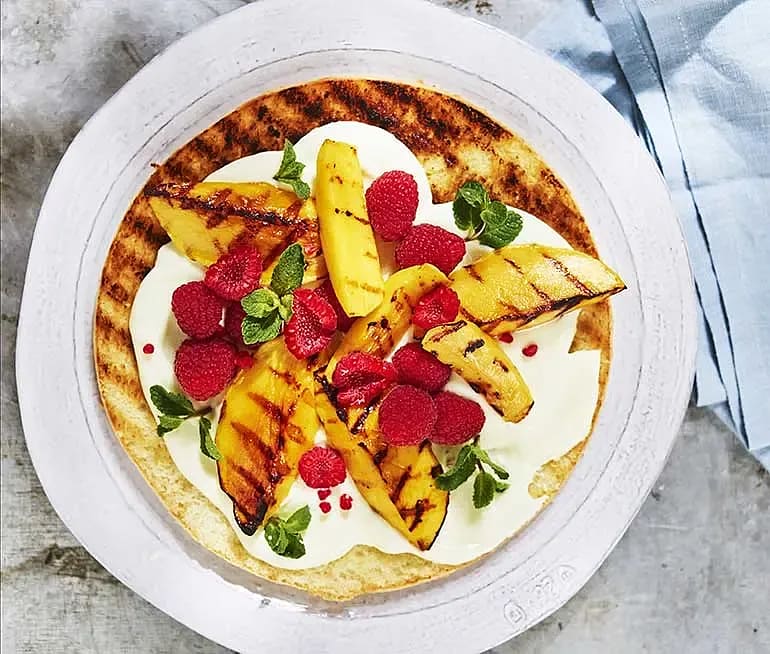 Grillad mangotårta med yoghurtkvarg