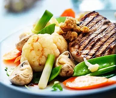 Grillad picnicbog med marinerade grönsaker