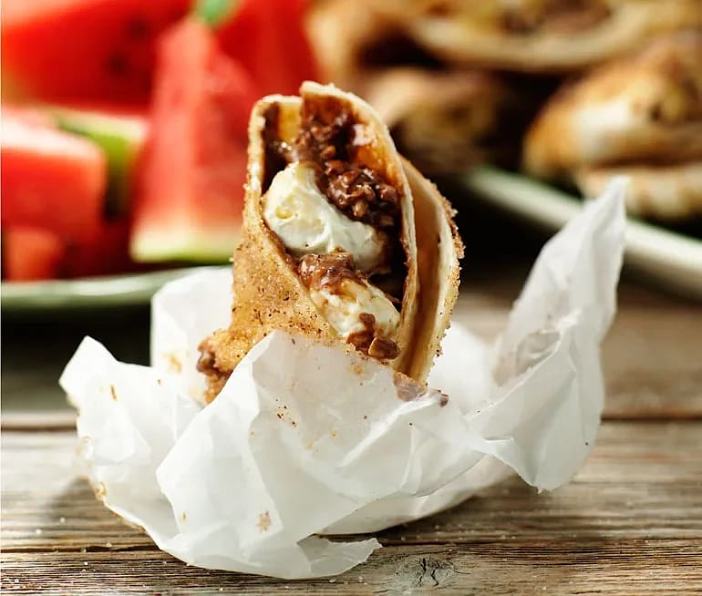 Grillade choklad-banan-enchiladas