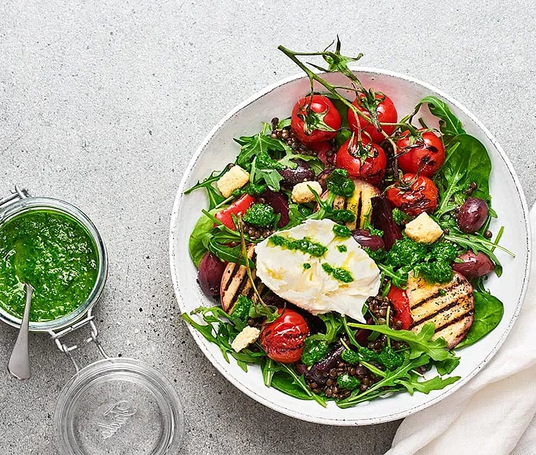 Grillade grönsaker med mozzarella och örtolja