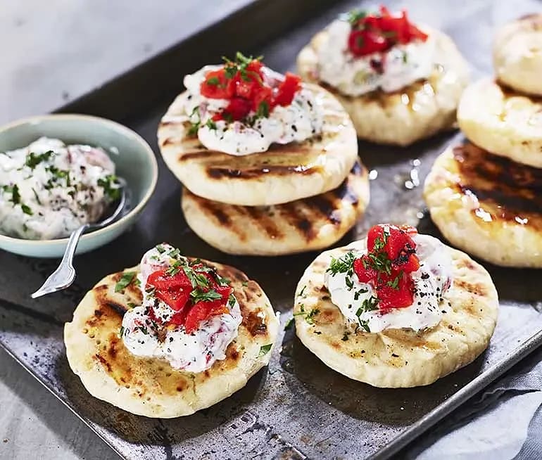 Grillbröd med paprikayoghurt