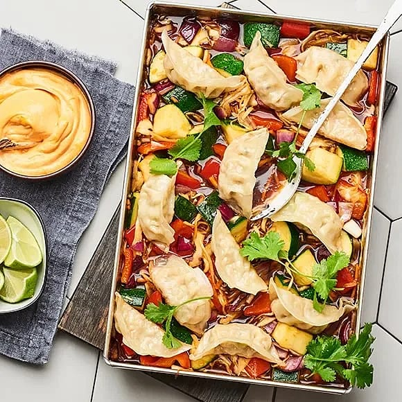 Grönsaksfyllda dumplings med teriyakigrönsaker