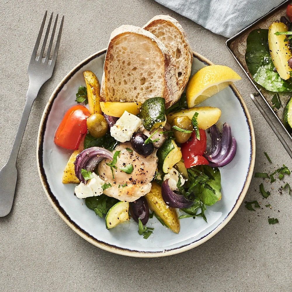 Grönsaksplåt med kyckling och tzatziki