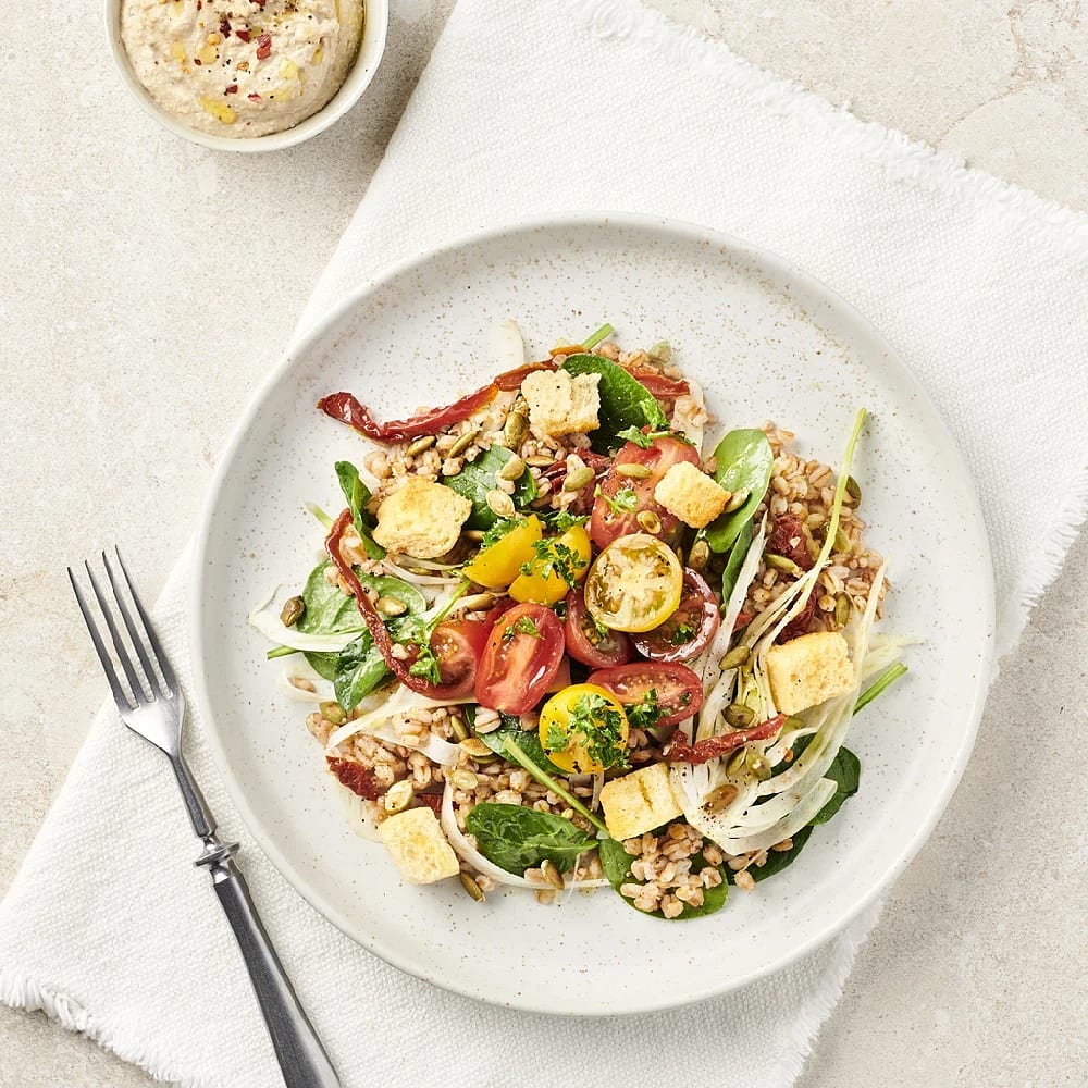 Grynsallad med tomater och bönröra