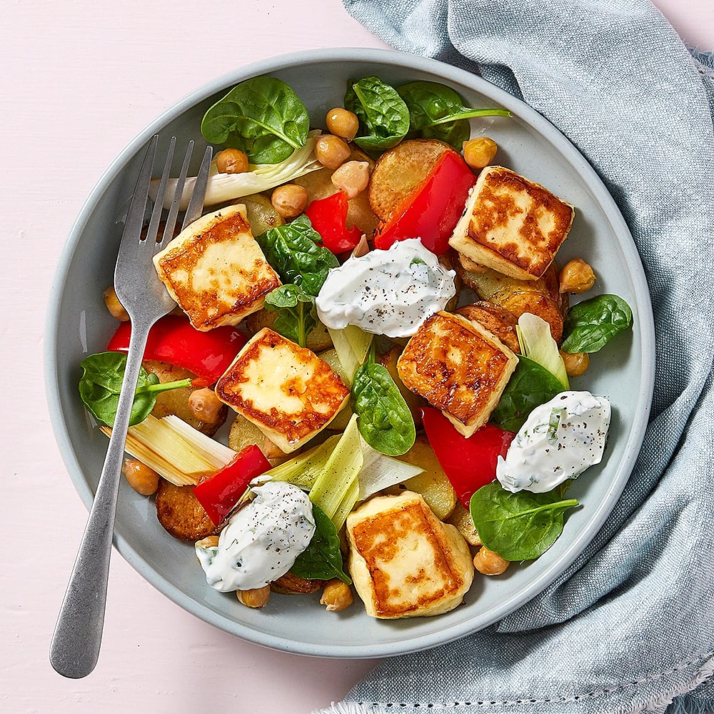 Halloumi på plåt med basilika- och vitlöksyoghurt