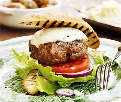 Hamburgare Deluxe med rostad färskpotatis