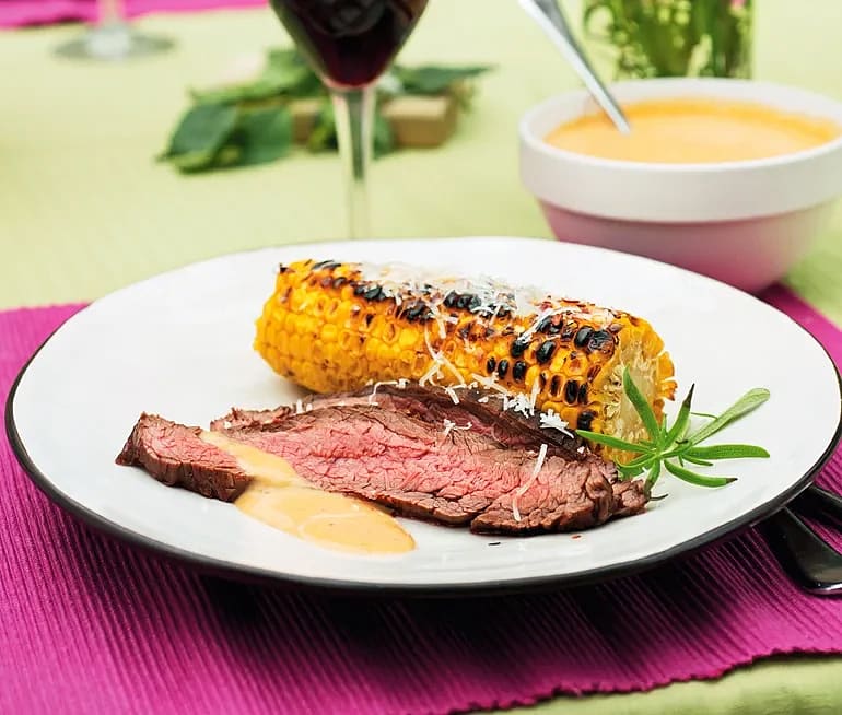 Helgrillad flankstek med chipotlemajonnäs