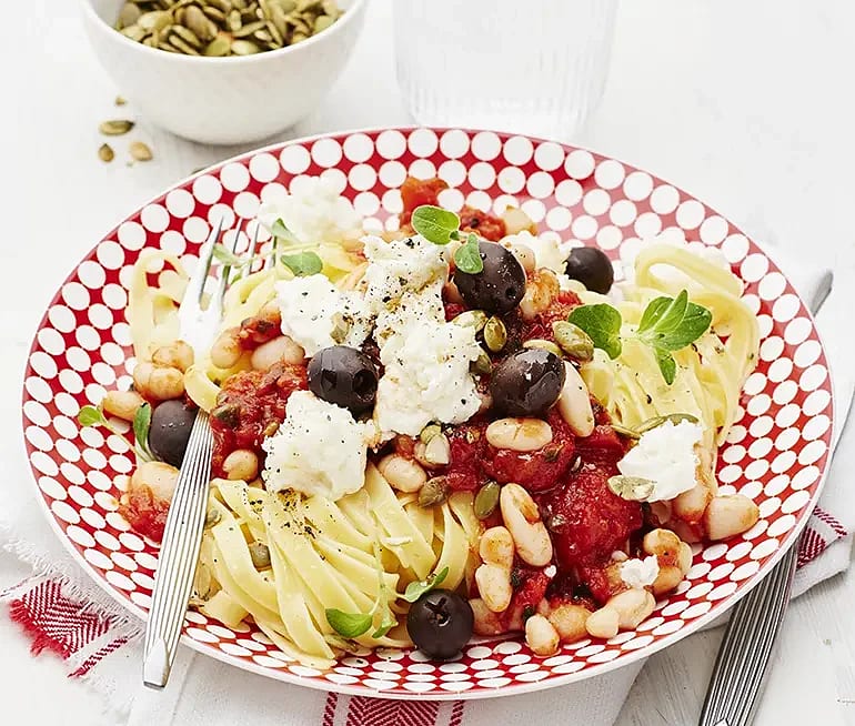 Het tomatpasta med oregano och mozzarella