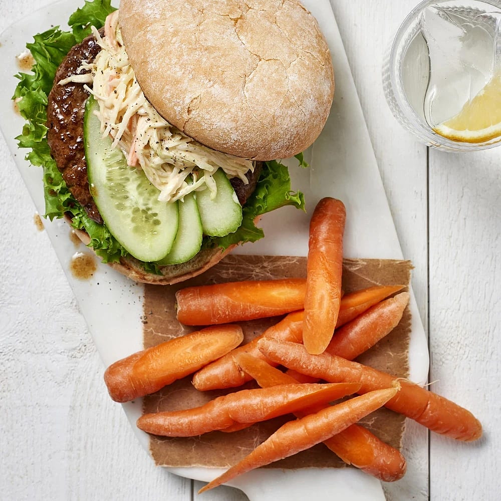 Högrevsburgare med sötstark slaw