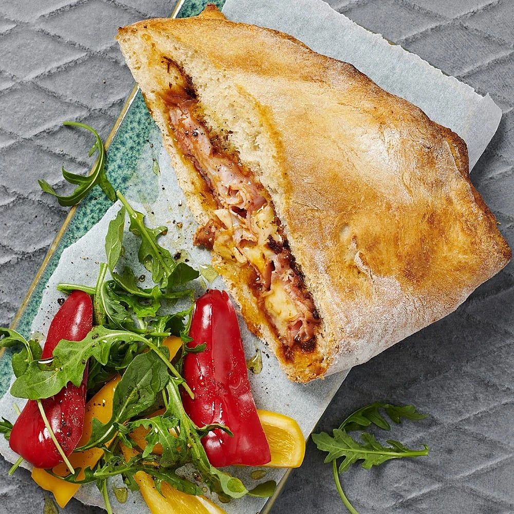 Inbakad pizza med prosciutto cotto