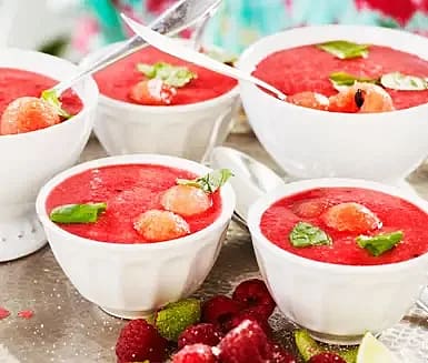 Isad melonsoppa med hallon och lime