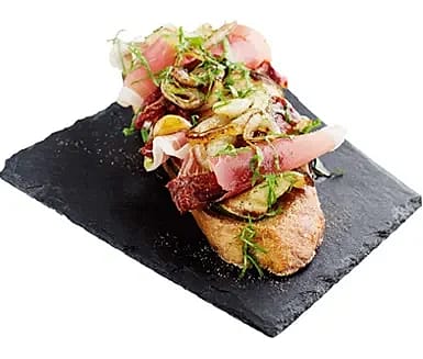 Italiensk skinksmörgås med zucchini