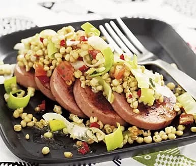 Kalkonkorv med ljummen sallad