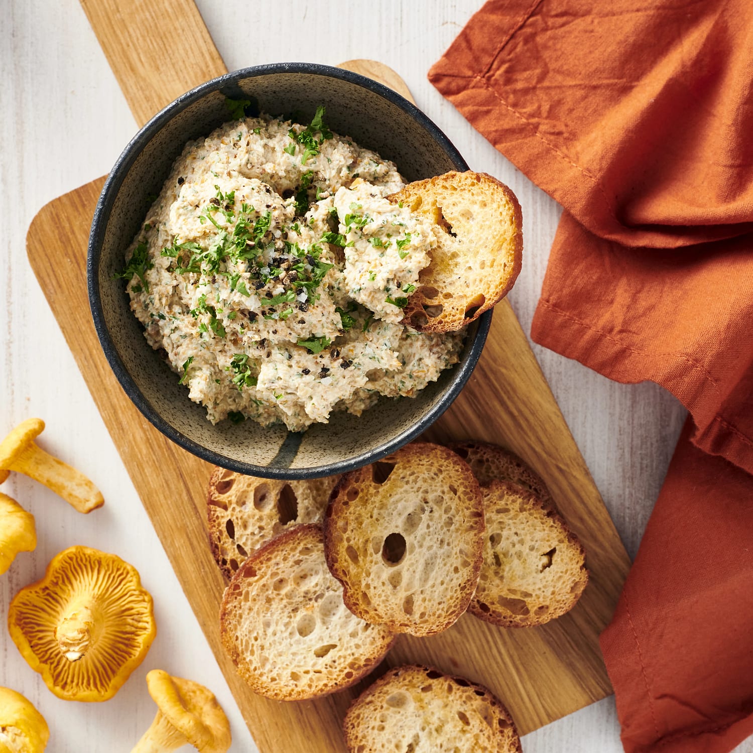 Kantarellspread med persilja och vitlök