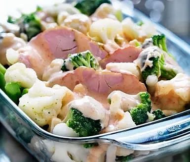 Kassler med broccoli och blomkål