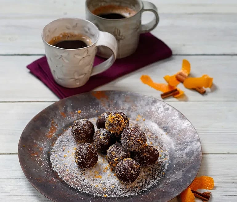 Katalansk chokladtryffel med apelsin och kanel
