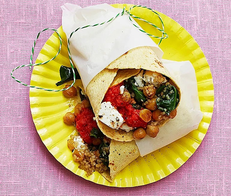 Kikärtswraps med ajvar relish-crème