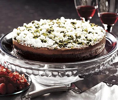 Kladdkaka med chokladmousse, maräng och pistage
