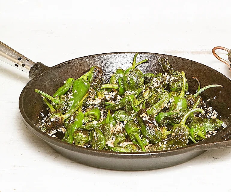 Kokosrostade pimientos de padrón