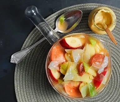 Korvgryta med äpple och vitkål
