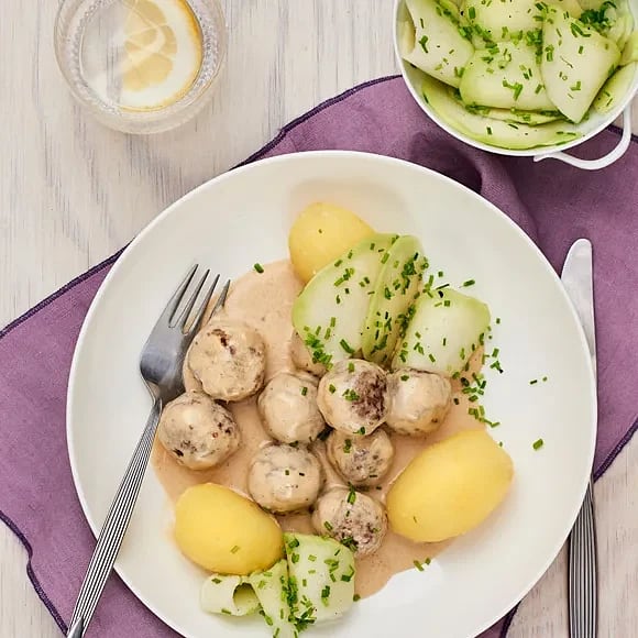 Köttbullar med citronig kålrabbi
