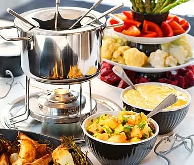 Köttfondue med mustig buljong