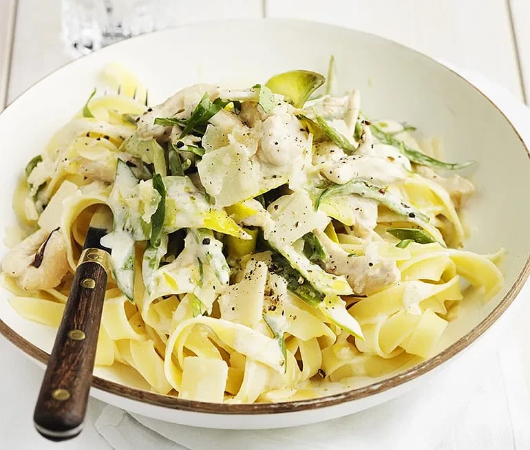 Krämig kycklingpasta med persilja