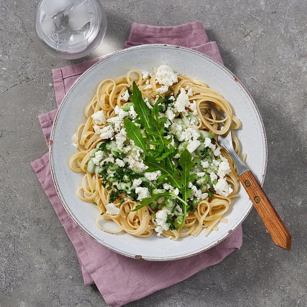 Krämig pasta med fetaost och rucola