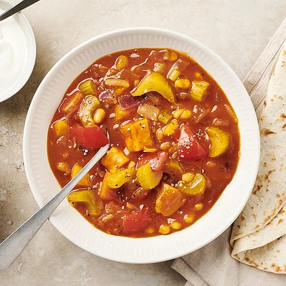 Kryddig chili med paprika och sötpotatis
