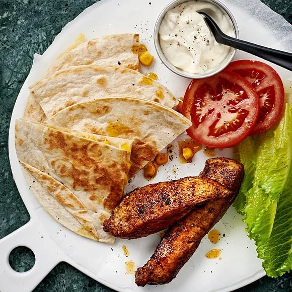 Kryddig majskyckling med quesadillas