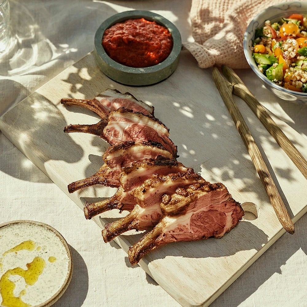 Kryddiga lammracks med matvetesallad