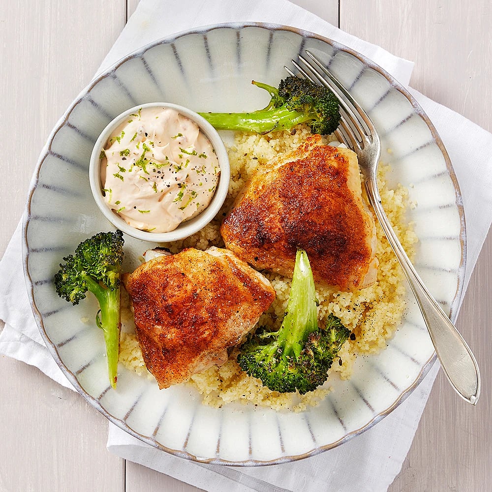 Kryddmarinerade kycklinglår med rostad broccoli