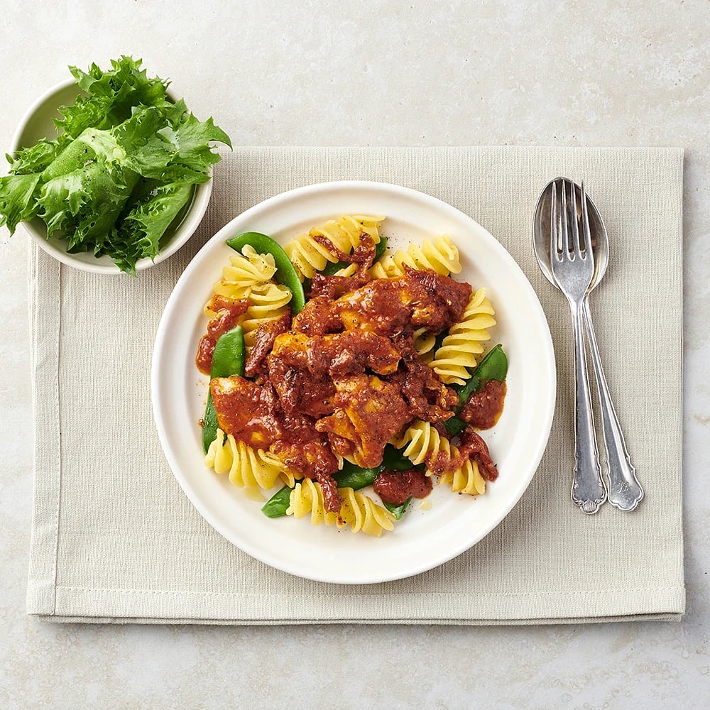 Kyckling i tomatsås med pasta