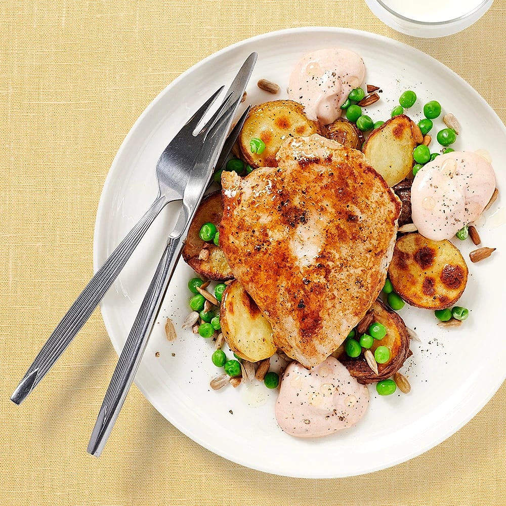 Kyckling med rostad potatis och ärtor