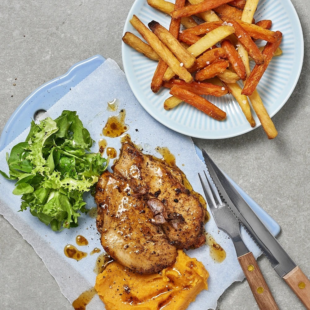 Kyckling med rotfruktsstrips och hummus