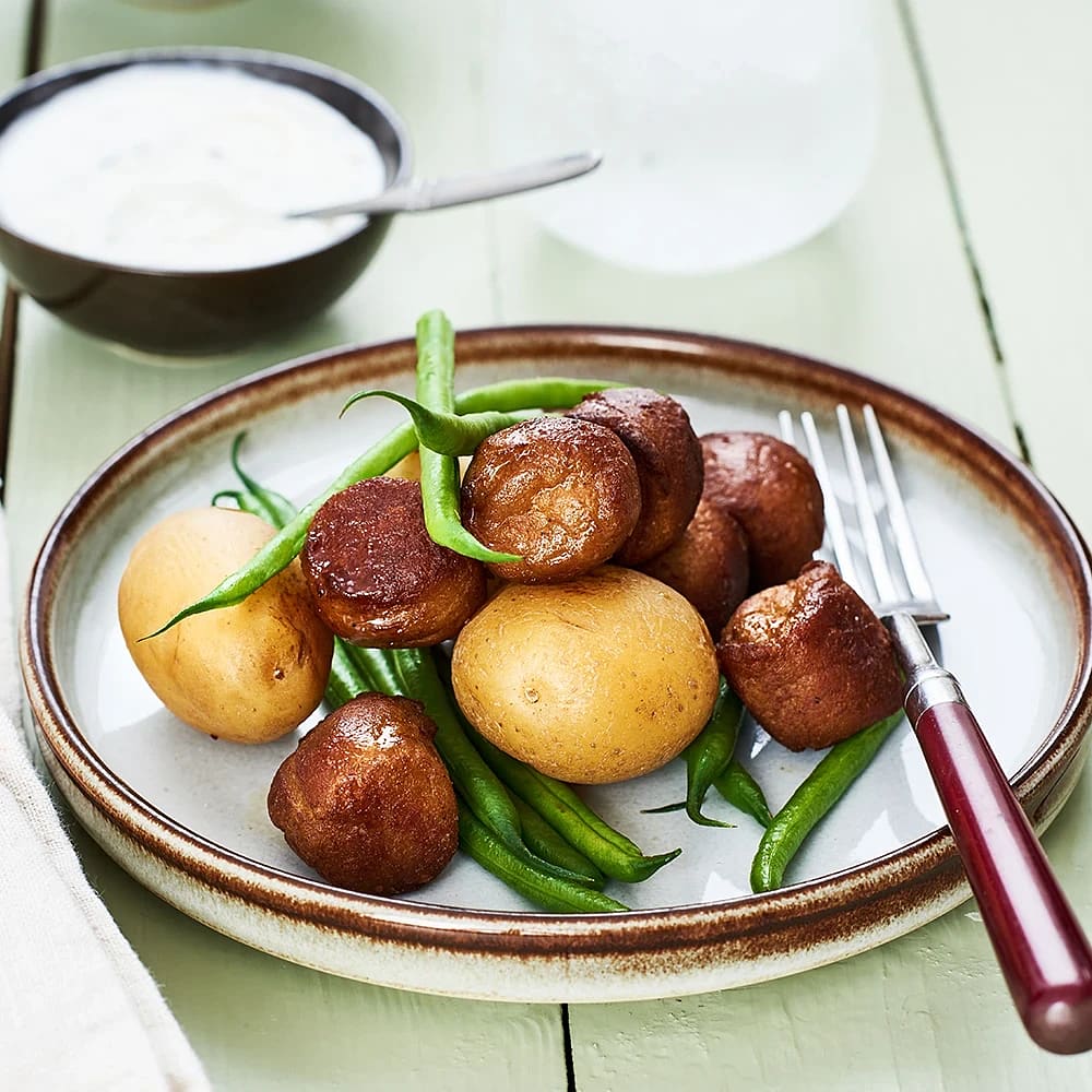 Kycklingköttbullar med kall sås och haricots verts