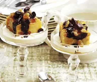 Långbros brödpudding med romrussin