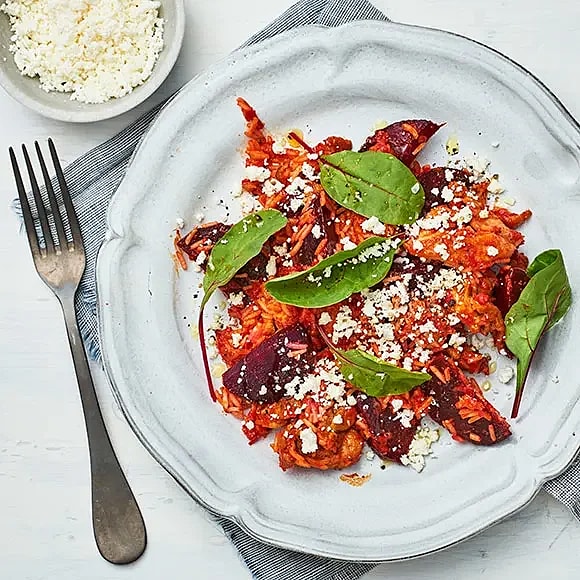 Lårfilé kebab med ajvar-ris, rödbetor och fetaost
