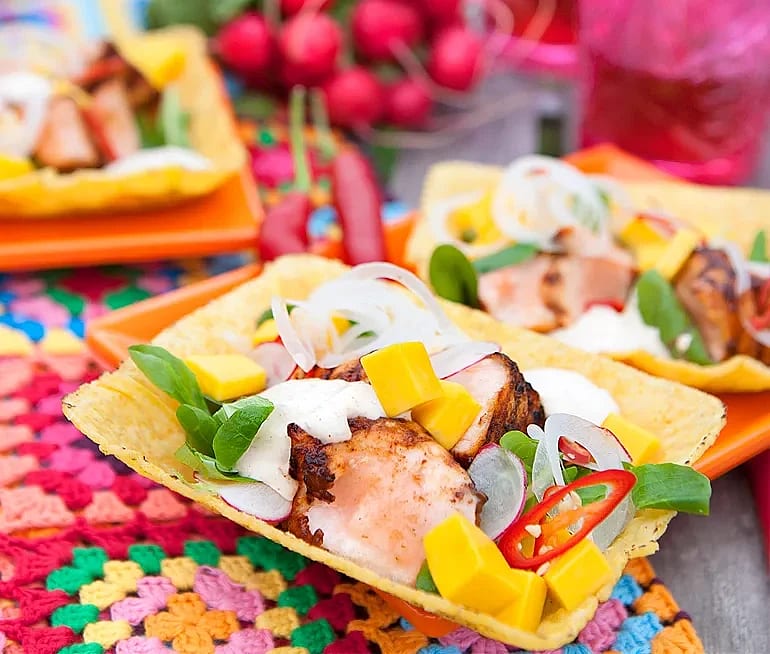 Lax med het chipotlekräm och mango