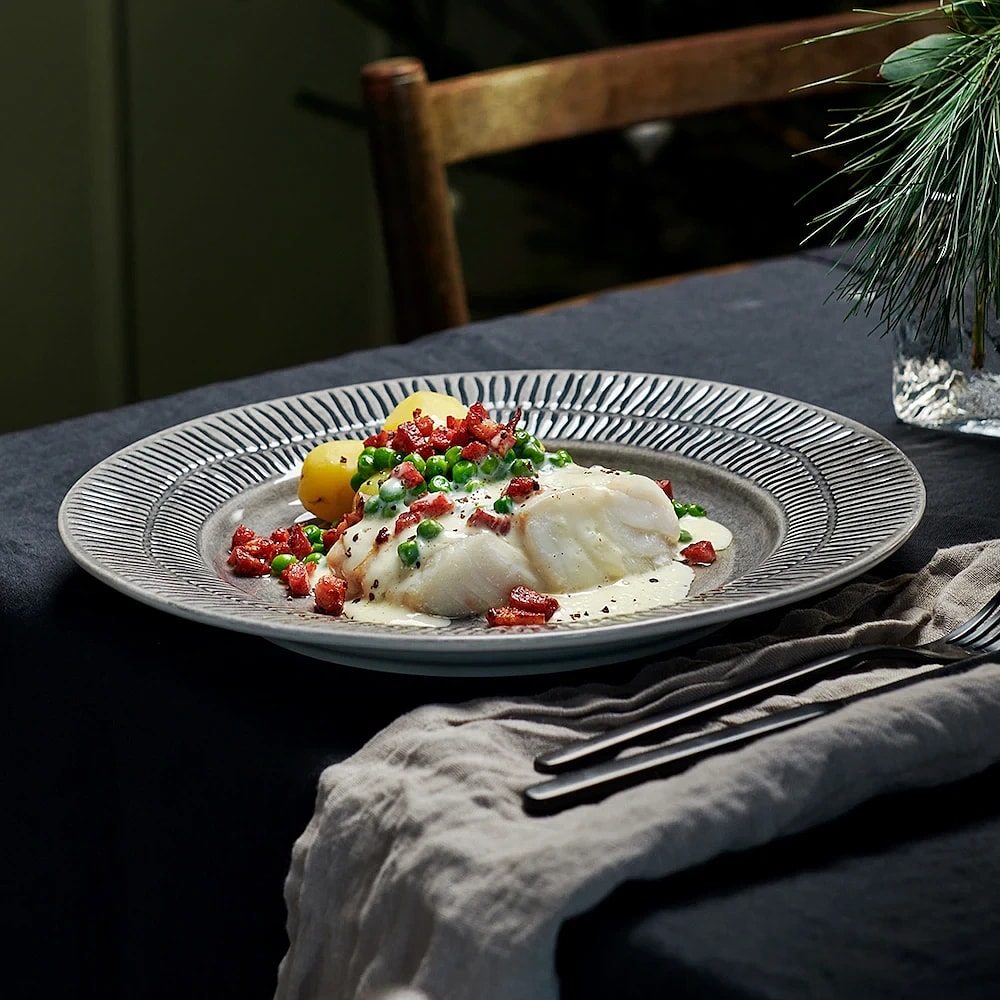 Lutfisk med ärter och bacon