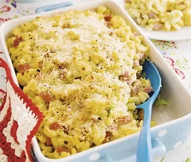 Macaroni & cheese med krispig vitkålssallad