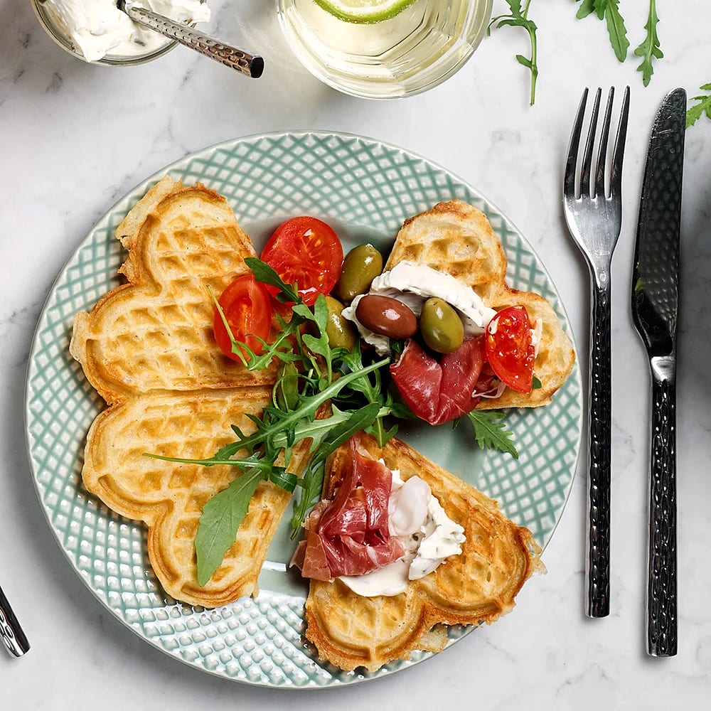 Matiga våfflor med halloumi och chark